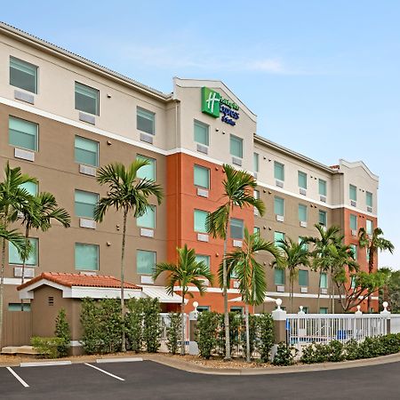 Holiday Inn Express & Suites Pembroke Pines-Sheridan St By Ihg Екстер'єр фото