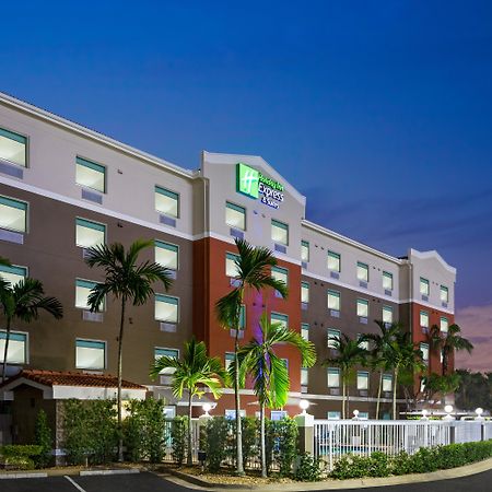 Holiday Inn Express & Suites Pembroke Pines-Sheridan St By Ihg Екстер'єр фото