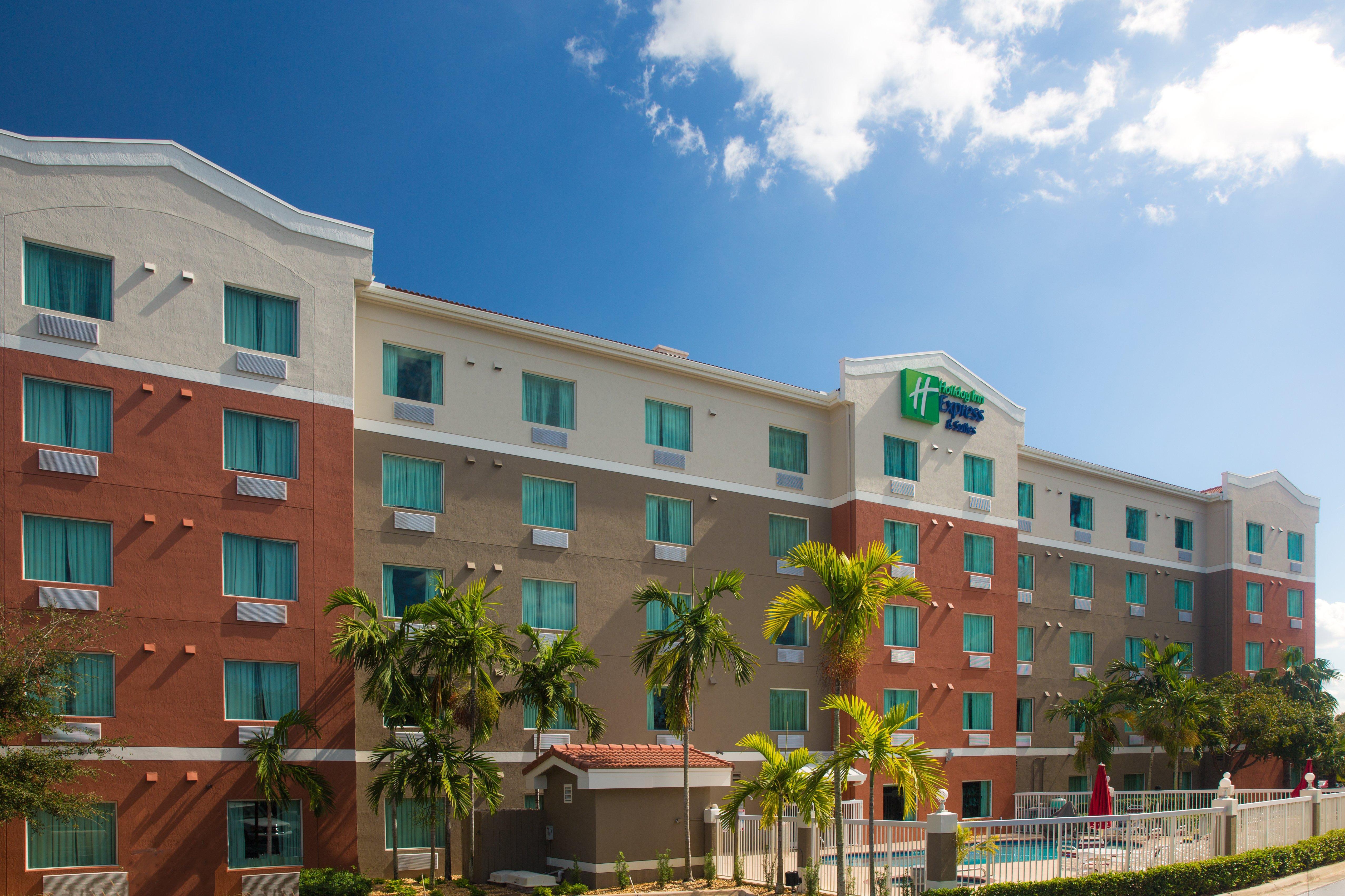 Holiday Inn Express & Suites Pembroke Pines-Sheridan St By Ihg Екстер'єр фото