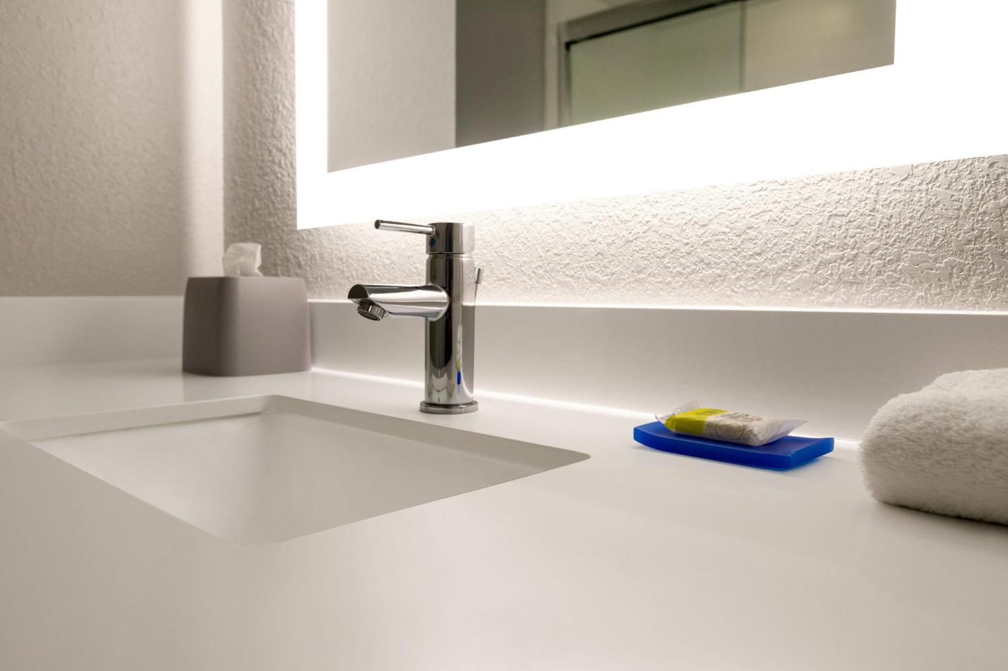 Holiday Inn Express & Suites Pembroke Pines-Sheridan St By Ihg Екстер'єр фото